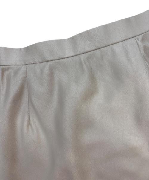 COCODEAL（ココディール）COCODEAL (ココディール) クラッシュサテンバイアススカート アイボリー サイズ:1の古着・服飾アイテム