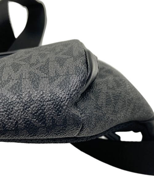 MICHAEL KORS（マイケル・コース）MICHAEL KORS (マイケルコース) クーパー シグネチャー ユーティリティ ベルト バッグ ブラック サイズ:なしの古着・服飾アイテム