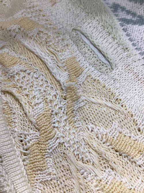 Coogi（クージー）Coogi (クージー) 3Dニットカーディガン アイボリー サイズ:SSの古着・服飾アイテム