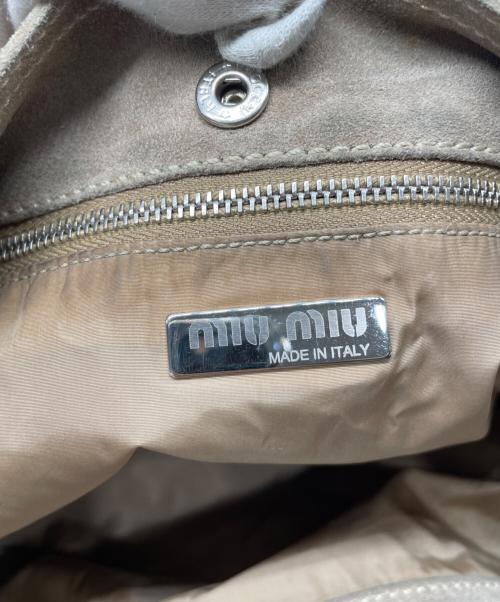 MIU MIU（ミュウミュウ）MIU MIU (ミュウミュウ) スウェードトートバッグ ベージュの古着・服飾アイテム