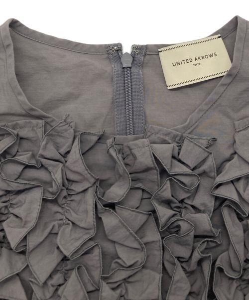 UNITED ARROWS TOKYO（ユナイテッドアローズトウキョウ）UNITED ARROWS TOKYO (ユナイテッドアローズトウキョウ) フリルショートスリーブブラウス グレー サイズ:Fの古着・服飾アイテム