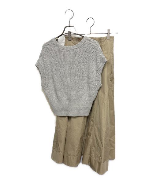 emmi atelier（エミアトリエ）emmi atelier (エミアトリエ) ニット×ボリュームスカートセットアップ グレー×ベージュの古着・服飾アイテム