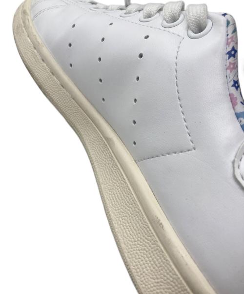 adidas（アディダス）adidas (アディダス) STAN SMITH LIBERTY ホワイト サイズ:US6 1/2の古着・服飾アイテム