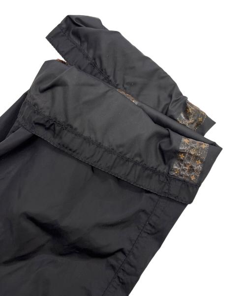 LOUIS VUITTON（ルイ ヴィトン）LOUIS VUITTON (ルイ ヴィトン) LVポイントロゴナイロンフーディーコート ブラック サイズ:44の古着・服飾アイテム