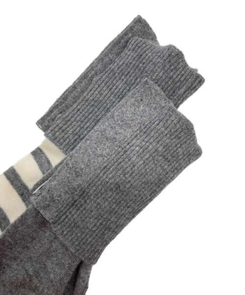 Thom Browne（トムブラウン）Thom Browne (トムブラウン) クラシック4BARカシミアクルーネックニット グレー サイズ:40の古着・服飾アイテム