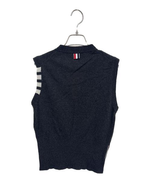 Thom Browne（トムブラウン）Thom Browne (トムブラウン) クラシック カシミヤ 4BAR Vネック カーディガンベスト ダークグレーの古着・服飾アイテム