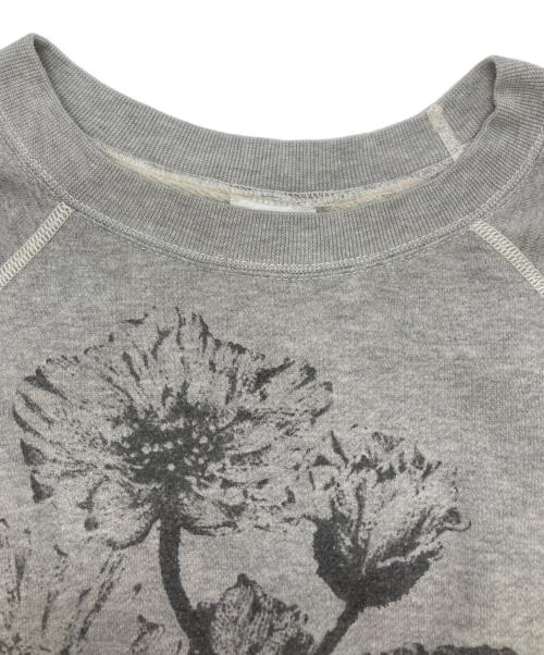 SAINT Mxxxxxx（セントマイケル）SAINT Mxxxxxx (セントマイケル) CREW SWT / FLOWER / GRAY / ダメージ加工スウェット グレー サイズ:XLの古着・服飾アイテム