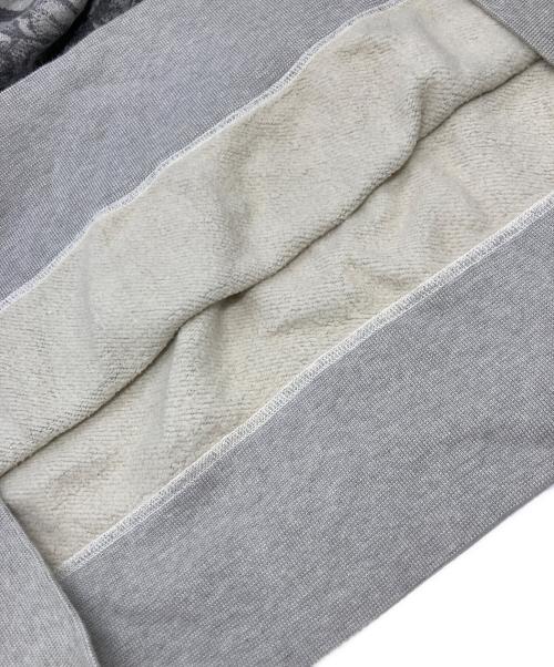 SAINT Mxxxxxx（セントマイケル）SAINT Mxxxxxx (セントマイケル) CREW SWT / FLOWER / GRAY / ダメージ加工スウェット グレー サイズ:XLの古着・服飾アイテム