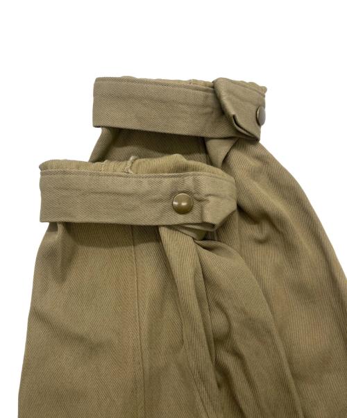 6(ROKU) BEAUTY&YOUTH（ロク ビューティーアンドユース）6(ROKU) BEAUTY&YOUTH (ロク ビューティーアンドユース) レーヨンコットンタックパンツ ベージュ サイズ:36の古着・服飾アイテム