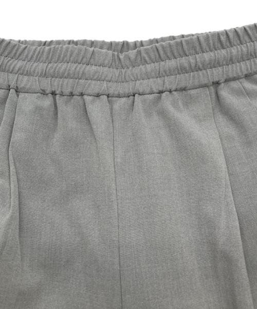 JOURNAL STANDARD relume（ジャーナルスタンダード レリューム）JOURNAL STANDARD relume (ジャーナルスタンダード レリューム) スムースフレアタックパンツ グレー サイズ:FREEの古着・服飾アイテム