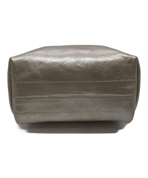 ANNAK（アナック）ANNAK (アナック) アマンダオイルレザー ランチトートバッグ シルバーの古着・服飾アイテム