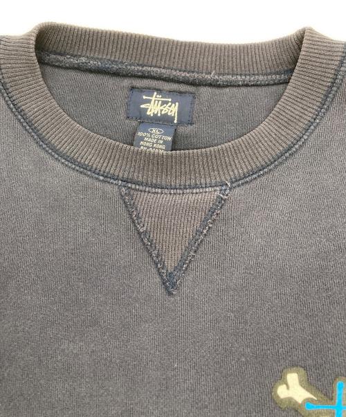 stussy（ステューシー）stussy (ステューシー) クロスボーン前Vスウェット ネイビー サイズ:XLの古着・服飾アイテム