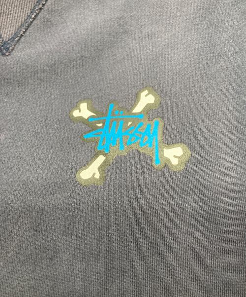stussy（ステューシー）stussy (ステューシー) クロスボーン前Vスウェット ネイビー サイズ:XLの古着・服飾アイテム