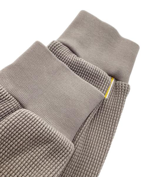 KITH（キス）KITH (キス) プルオーバーパーカー ベージュ サイズ:Lの古着・服飾アイテム