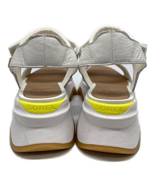 SOREL（ソレル）SOREL (ソレル) キネティックインパクト ワイストラップハイサンダル ホワイト サイズ:24ｃｍの古着・服飾アイテム