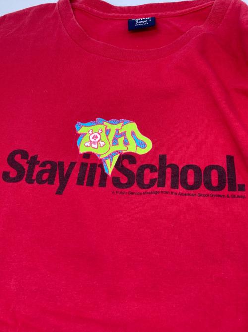 stussy（ステューシー）stussy (ステューシー) SKULL Stay in OLD School オールドプリントTシャツ レッド サイズ:Lの古着・服飾アイテム