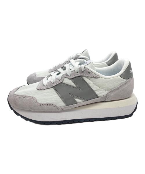 NEW BALANCE（ニューバランス）NEW BALANCE (ニューバランス) ローカットスニーカー グレー×ホワイト サイズ:23.5㎝の古着・服飾アイテム