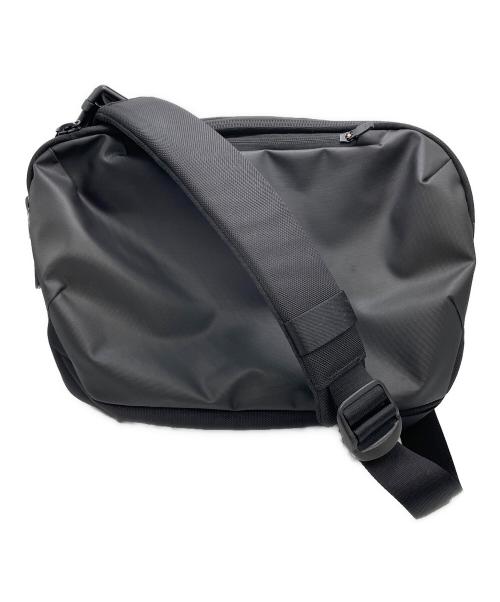 AER（エアー）AER (エアー) メッセンジャーバッグ ブラック サイズ:なしの古着・服飾アイテム
