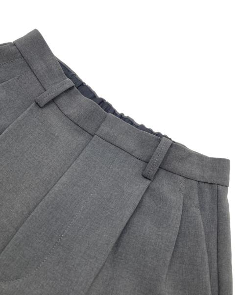 Spick and Span（スピック＆スパン）Spick and Span (スピックアンドスパン) ダブルクロスツータックパンツ グレー サイズ:38の古着・服飾アイテム