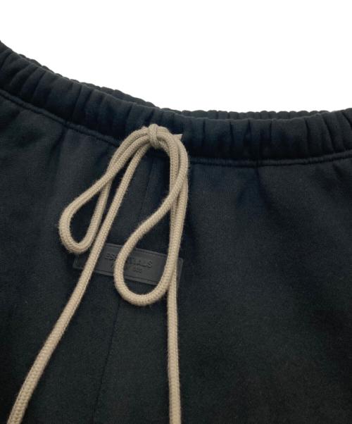 FOG ESSENTIALS（フィアオブゴッド エッセンシャル）FOG ESSENTIALS (フィアオブゴッド エッセンシャル) スウェットショートパンツ ブラック サイズ:Ｍの古着・服飾アイテム