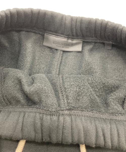 FOG ESSENTIALS（フィアオブゴッド エッセンシャル）FOG ESSENTIALS (フィアオブゴッド エッセンシャル) スウェットショートパンツ ブラック サイズ:Ｍの古着・服飾アイテム