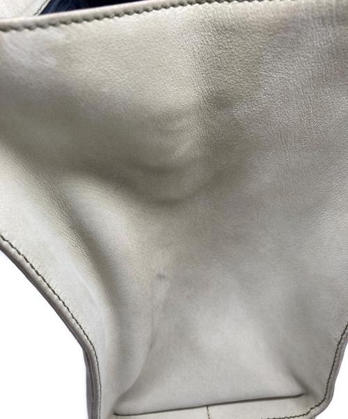 Salvatore Ferragamo（サルヴァトーレ フェラガモ）Salvatore Ferragamo (サルヴァトーレ フェラガモ) ヴァラリボン ハンドバッグ ベージュの古着・服飾アイテム