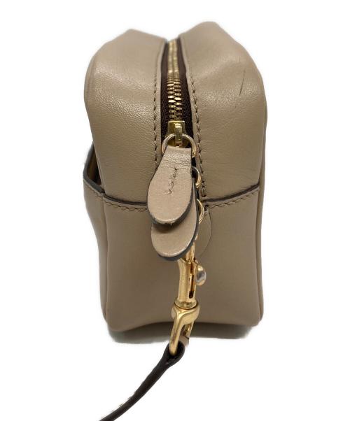 J&M DAVIDSON（ジェイ＆エム デヴィッドソン）J&M DAVIDSON (ジェイ＆エム デヴィッドソン) ギャビー ショルダーバッグ ベージュの古着・服飾アイテム