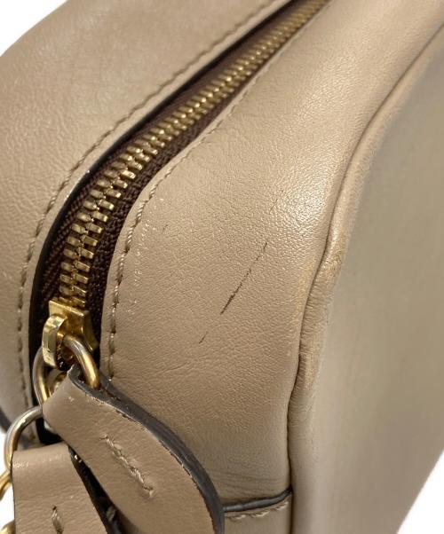 J&M DAVIDSON（ジェイ＆エム デヴィッドソン）J&M DAVIDSON (ジェイ＆エム デヴィッドソン) ギャビー ショルダーバッグ ベージュの古着・服飾アイテム