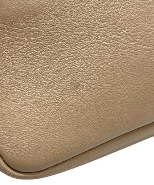 J&M DAVIDSON（ジェイ＆エム デヴィッドソン）J&M DAVIDSON (ジェイ＆エム デヴィッドソン) ギャビー ショルダーバッグ ベージュの古着・服飾アイテム