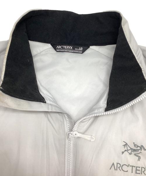 ARC'TERYX（アークテリクス）ARC'TERYX (アークテリクス) アトム SL ベスト グレー サイズ:Lの古着・服飾アイテム