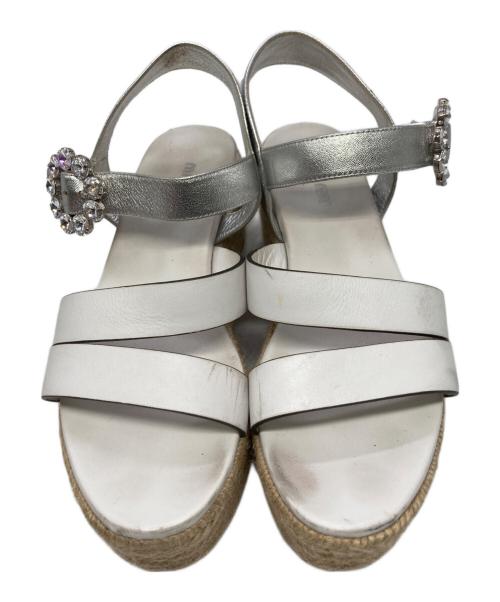 MIU MIU（ミュウミュウ）MIU MIU (ミュウミュウ) レザージュエルバックルプラットフォームサンダル ホワイト×ベージュ サイズ:36 1/2の古着・服飾アイテム
