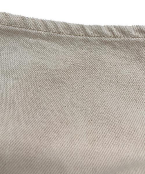 Tu es mon TRESOR（トゥ エ モン トレゾア）TU ES MON TRESOR (トゥ エ モン トレゾア) エメラルド ジーンズ ベージュ サイズ:W27の古着・服飾アイテム