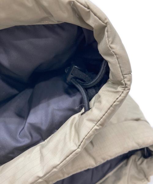 NANGA（ナンガ）NANGA (ナンガ) URBAN RESEARCH DOORS (アーバンリサーチドアーズ) 別注オーロラダウンジャケット ベージュ サイズ:Lの古着・服飾アイテム