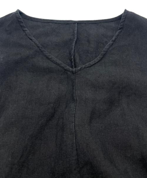 universal tissu（ユニバーサルティシュ）universal tissu (ユニバーサルティシュ) リネンノースリーブワンピース ブラック サイズ:FREEの古着・服飾アイテム