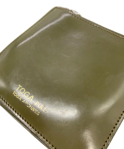 TOGA PULLA（トーガ プルラ）TOGA PULLA (トーガ プルラ) レザーウォレット オリーブ サイズ:なしの古着・服飾アイテム