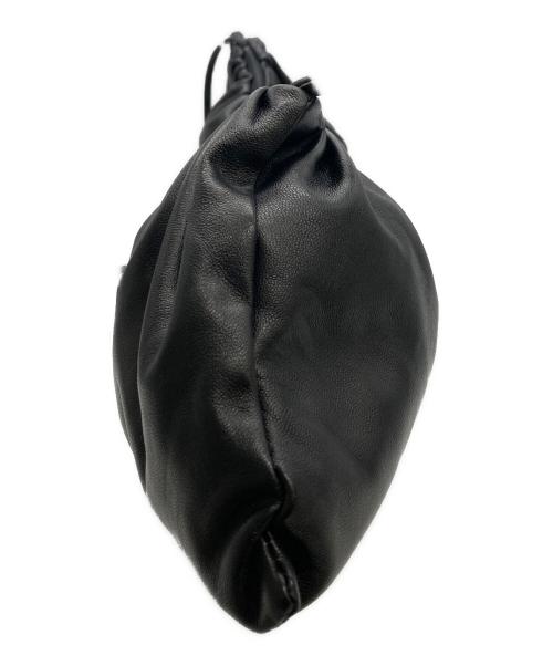 AMOMENTO（アモーメント）AMOMENTO (アモーメント) LEATHER SHRRING BAG ブラック サイズ:OSの古着・服飾アイテム