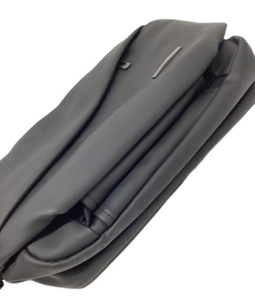 NIG（ニグ）NIG (ニグ) 快適ボディバッグ グレーの古着・服飾アイテム