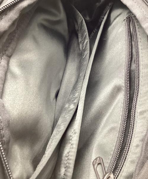 NIG（ニグ）NIG (ニグ) 快適ボディバッグ グレーの古着・服飾アイテム