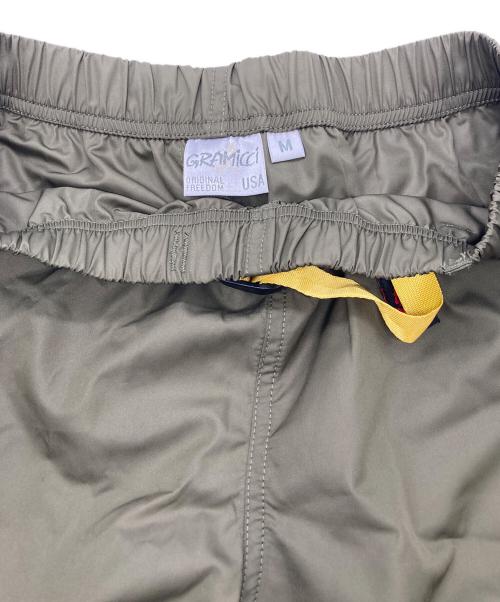GRAMICCI（グラミチ）GRAMICCI (グラミチ) ONE PIECE (ワンピース) コラボナイロンショートパンツ オリーブ サイズ:Ｍの古着・服飾アイテム