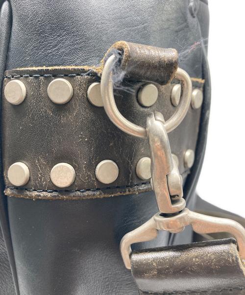 Yohji Yamamoto pour homme（ヨウジヤマモト プールオム）Yohji Yamamoto pour homme (ヨウジヤマモト プールオム) スタッズレザーショルダーバッグ ブラックの古着・服飾アイテム