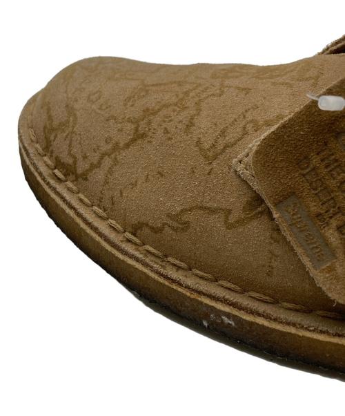SUPREME（シュプリーム）Supreme (シュプリーム) CLARKS (クラークス) デザートマップ チャッカブーツ ベージュ サイズ:8 1/2の古着・服飾アイテム