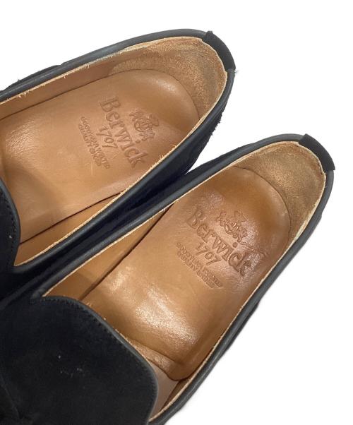 berwick（バーウィック）berwick (バーウィック) スウェードタッセルローファー ブラック サイズ:5　2/1の古着・服飾アイテム