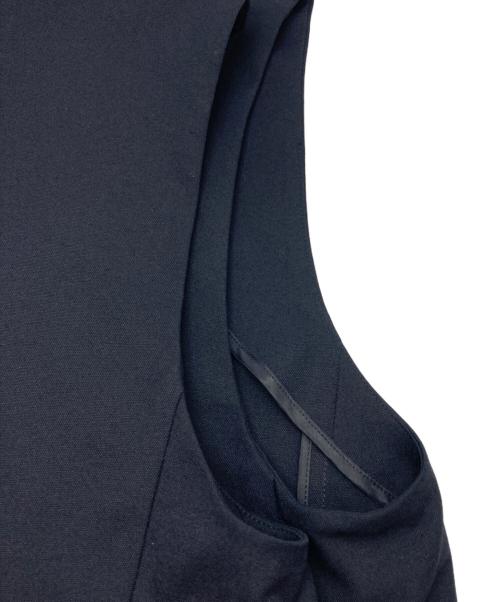 23区（ニジュウサンク）23区 (ニジュウサンク) オックスストレッチ ノーカラー ジレ ブラック サイズ:32の古着・服飾アイテム