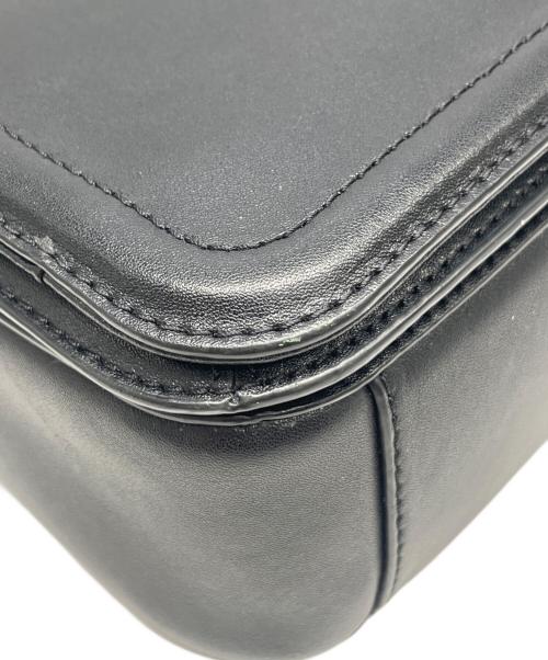 MARC JACOBS（マークジェイコブズ）MARC JACOBS (マークジェイコブス) フラップショルダーバッグ ブラックの古着・服飾アイテム