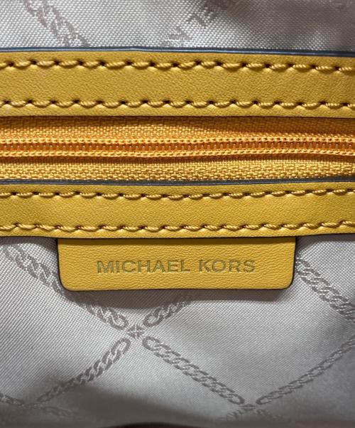 MICHAEL KORS（マイケル・コース）MICHAEL KORS (マイケルコース) PARKER チェーンスワッグ カメラクロスボディ ミディアム イエローの古着・服飾アイテム