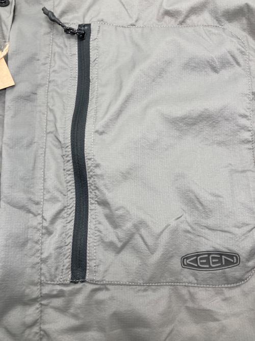 KEEN（キーン）KEEN (キーン) ナイロン パッカブル シャツ グレー サイズ:Ｍ 未使用品の古着・服飾アイテム