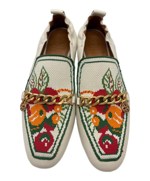 TORY BURCH（トリーバーチ）TORY BURCH (トリーバーチ) ミニベントンチャーム 20mm ローファー ホワイト サイズ:US7の古着・服飾アイテム