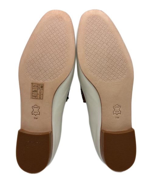 TORY BURCH（トリーバーチ）TORY BURCH (トリーバーチ) ミニベントンチャーム 20mm ローファー ホワイト サイズ:US7の古着・服飾アイテム