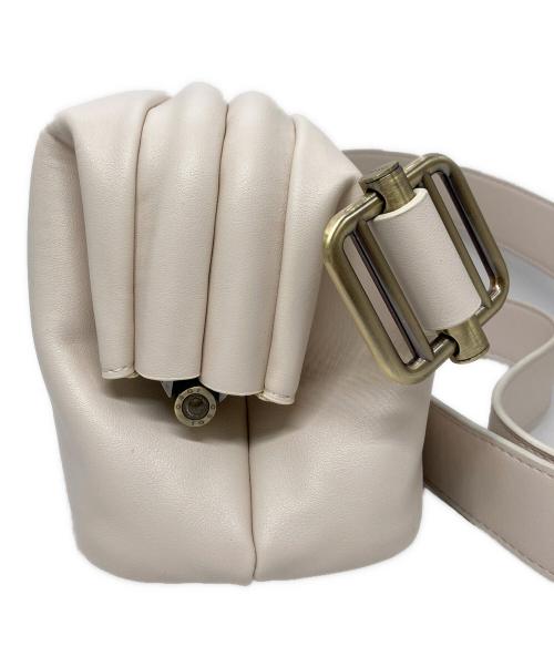 osoi（オソイ）osoi (オソイ) ミニブロートバッグ アイボリーの古着・服飾アイテム