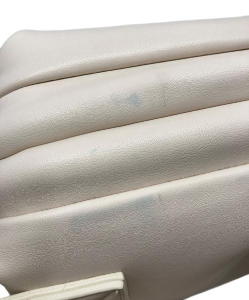 osoi（オソイ）osoi (オソイ) ミニブロートバッグ アイボリーの古着・服飾アイテム